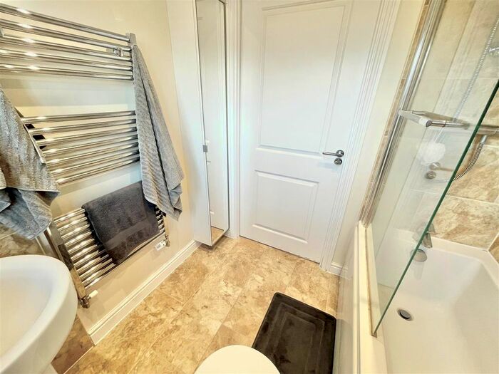 2 Bedroom Flat To Rent In Danby Street, Bristol, BS16