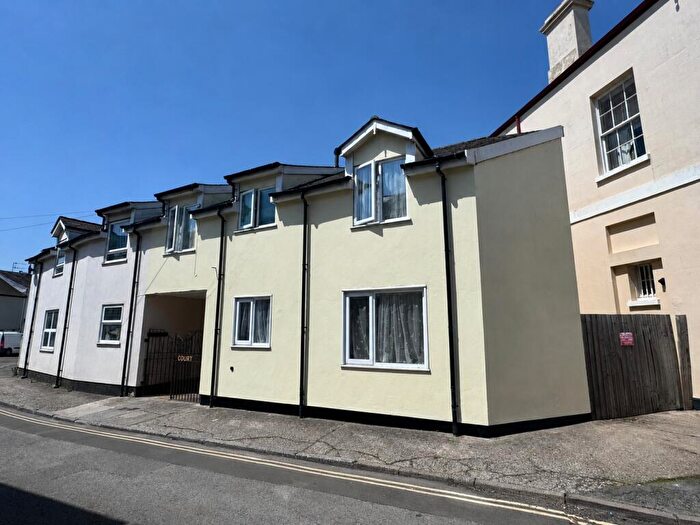 2 Bedroom Maisonette For Sale In King Street, Dawlish, EX7