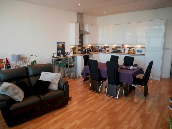 1 Bedroom Flat To Rent In Brent Street, Hendon, London NW4