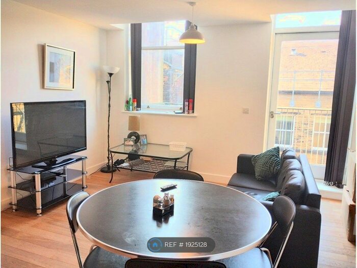 2 Bedroom Flat To Rent In Gallon House, Bradford, BD1