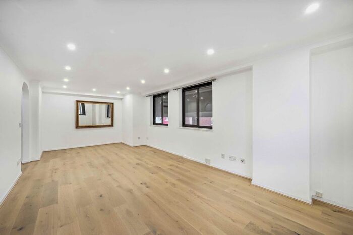 2 Bedroom Flat To Rent In Earls Court Road, London, SW5