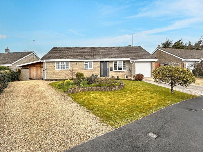3 Bedroom Bungalow For Sale In Kings Close, Longburton, Sherborne, DT9