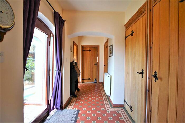 2 Bedroom Bungalow To Rent In Brockhall Road, Flore -, NN7