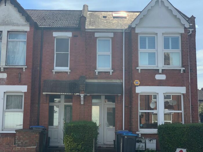 2 Bedroom Flat To Rent In Deacon Road, Willesden, NW2