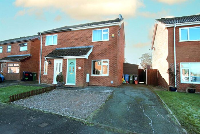 2 Bedroom House For Sale In Crud Y Castell, Denbigh, LL16