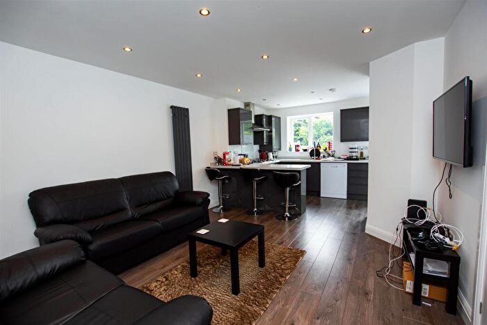 4 Bedroom House To Rent In Quinton Road, Birmingham, West Midlands, B17