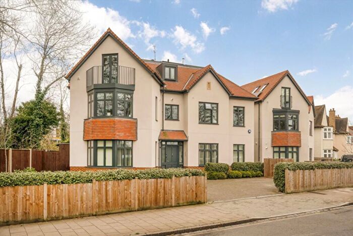 2 Bedroom Flat To Rent In Alleyn Park, West Dulwich, SE21