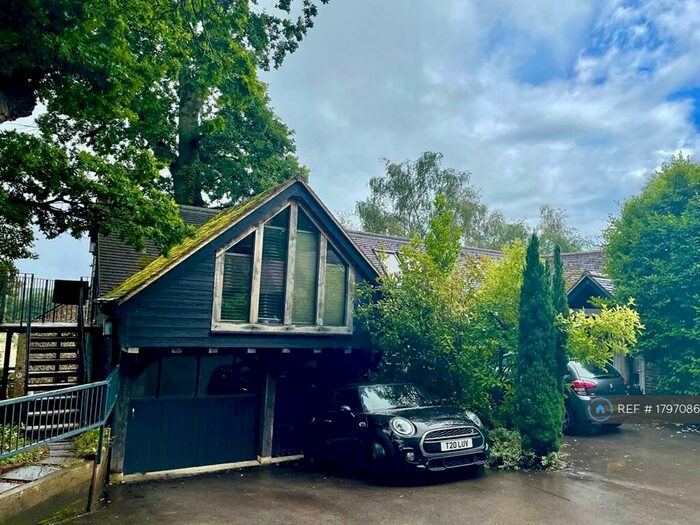 Studio To Rent In Oakley House, Wickham, PO17