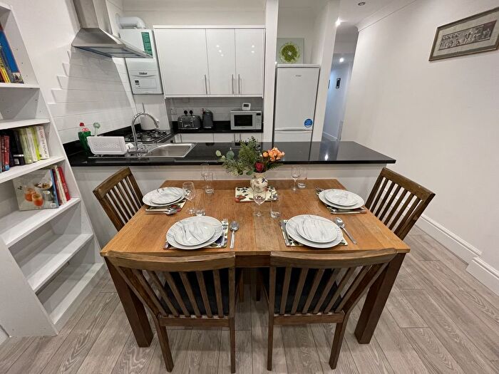 2 Bedroom Flat To Rent In Elswick Road, London, SE13