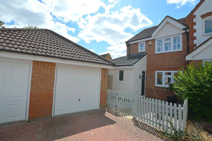 3 Bedroom Semi Detached House For Sale In Denton Drive, Marston Moretaine, MK43