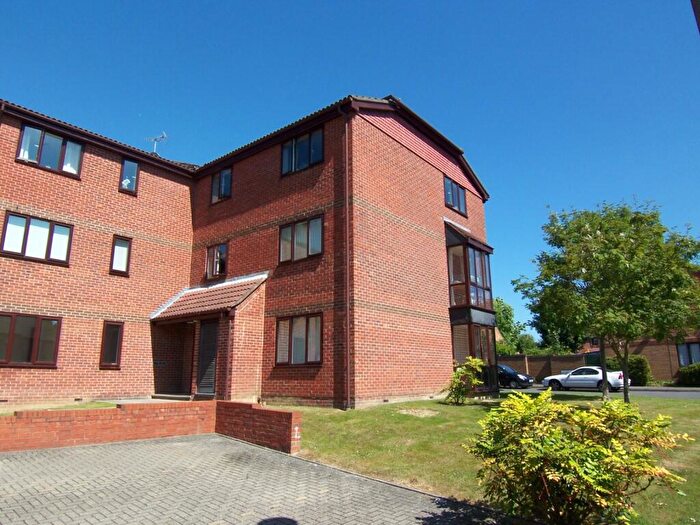 1 Bedroom Flat To Rent In Tanyard Close, Horsham, RH13