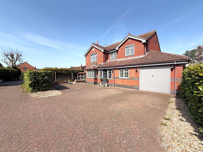 4 Bedroom Detached House For Sale In Lincoln Road, Bassingham, LN5