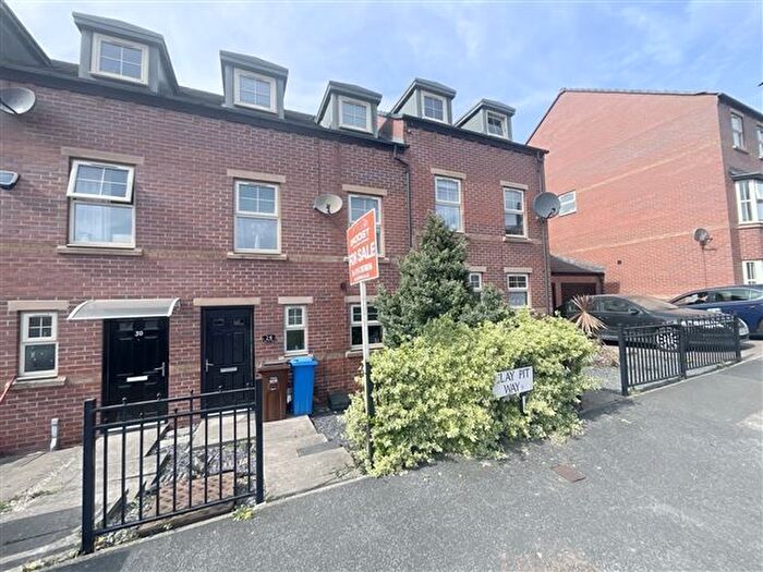 3 Bedroom Town House For Sale In Clay Pit Way, Sheffield, S9