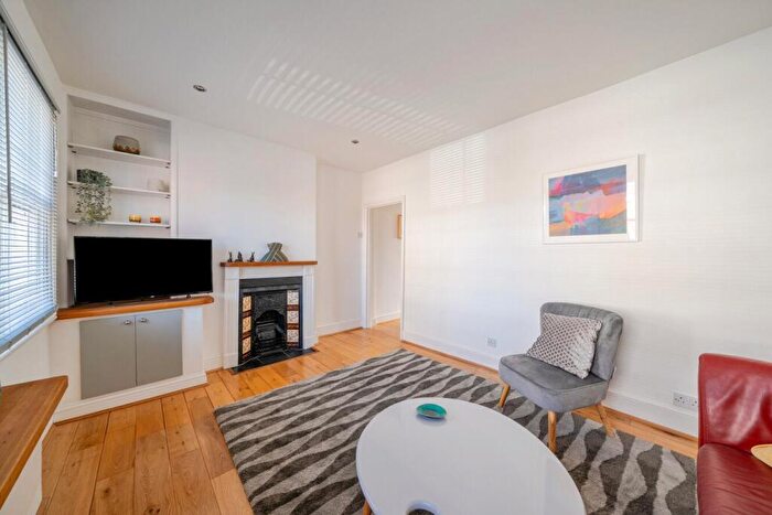 2 Bedroom Terraced House For Sale In Chatham Road, London, SW11
