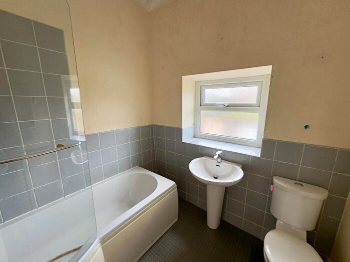 2 Bedroom Cottage For Sale In Briercliffe Road, Burnley, BB10