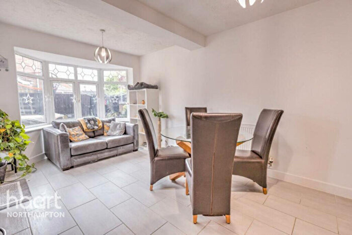 3 Bedroom Detached House To Rent In Dapplestone Close, Northampton, NN4