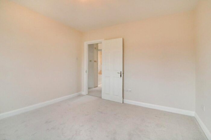 2 Bedroom Flat To Rent In Third Avenue, Wembley, HA9
