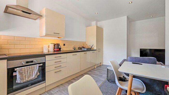 Studio To Rent In Fairway Court, Elland Road, Leeds, LS11