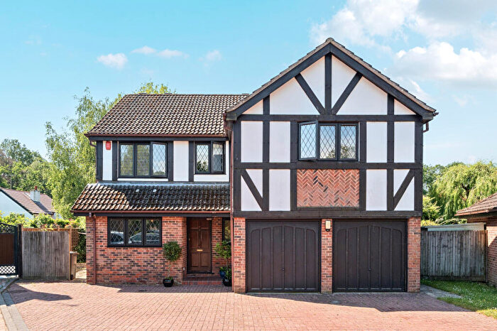 5 Bedroom Detached House For Sale In Hammond End, Farnham Common, SL2