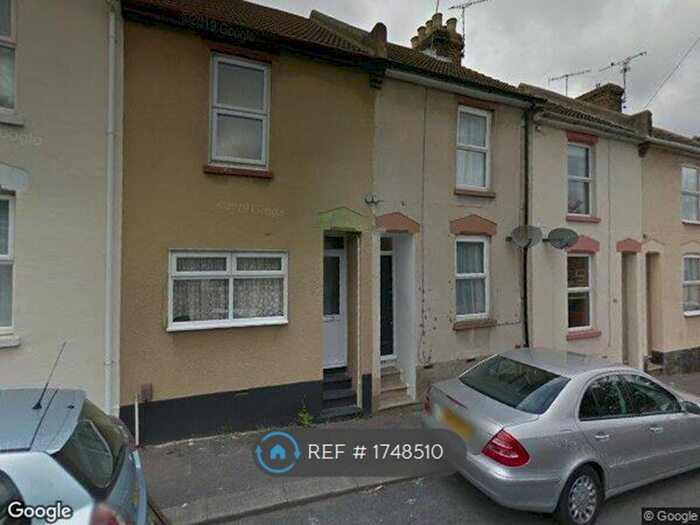 3 Bedroom Terraced House To Rent In Charter Street, Chatham, ME4