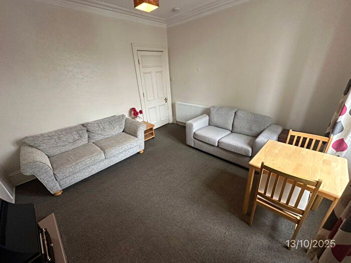 1 Bedroom Flat To Rent In Raeburn Place, Top Floor Right, Aberdeen, AB25
