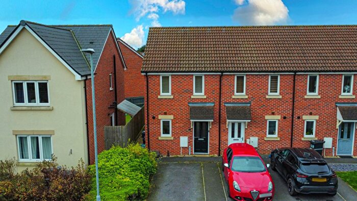 2 Bedroom End Of Terrace House To Rent In Beacon Close, Bathpool, Taunton, TA2