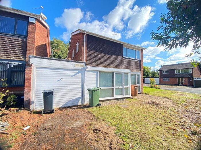 4 Bedroom Detached House To Rent In Ravensdale Gardens, Walsall, WS5