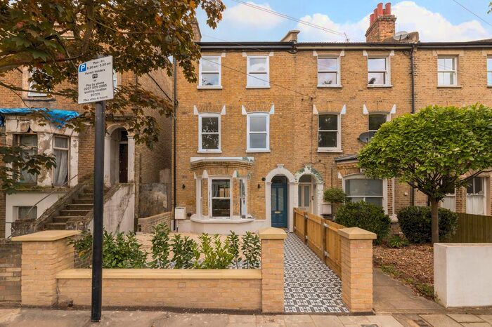 5 Bedroom Semi-Detached House To Rent In Spenser Road, Herne Hill, SE24