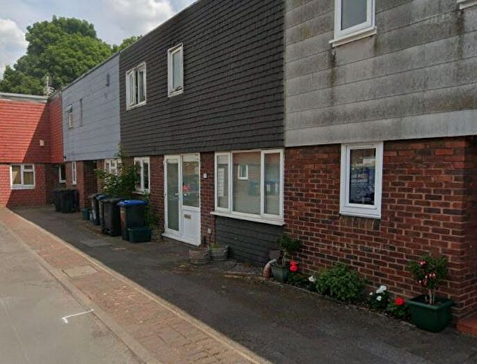 4 Bedroom Terraced House To Rent In Laburnum Grove, London, KT3