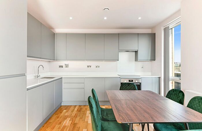 3 Bedroom Flat To Rent In The Oakwood, Colina Road, London, N15