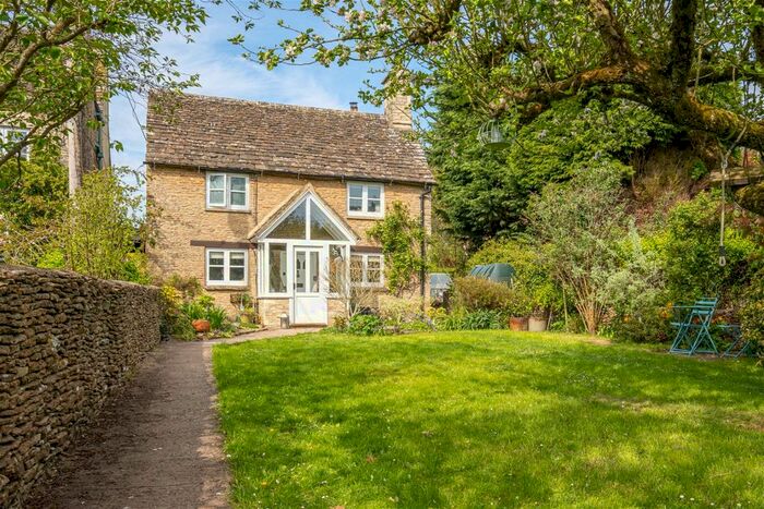 4 Bedroom Cottage For Sale In The Street, Shipton Moyne, Tetbury, GL8