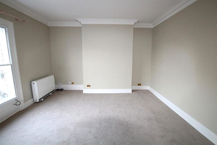 2 Bedroom Flat To Rent In Market Place, Hedon, Hull, HU12