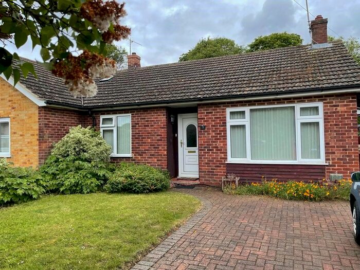 3 Bedroom Detached Bungalow To Rent In Morrells Close, Didcot, OX11