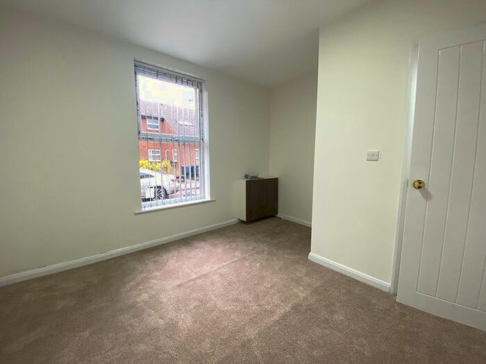 1 Bedroom Flat To Rent In Wellington Street, Luton, LU1