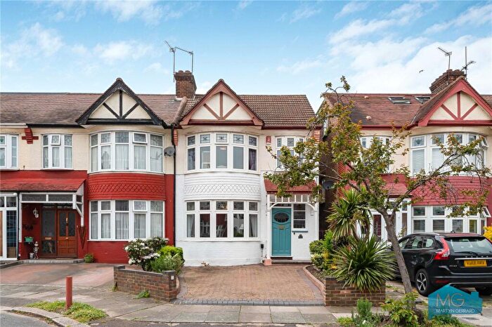 3 Bedroom Semi-Detached House For Sale In Huxley Place, London, N13