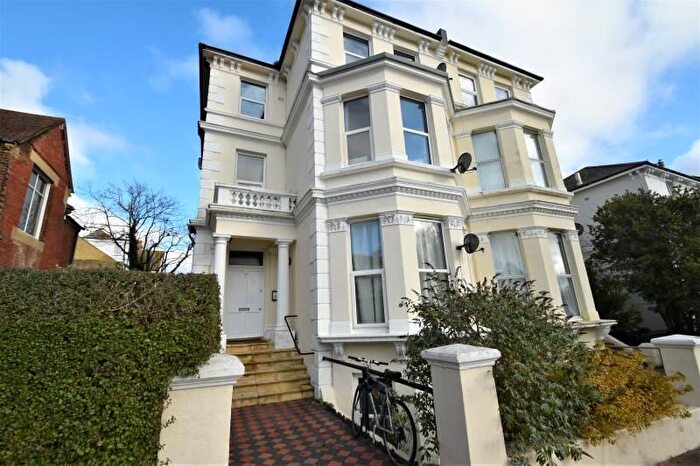 2 Bedroom Flat To Rent In Upperton Gardens, Eastbourne, East Sussex, BN21