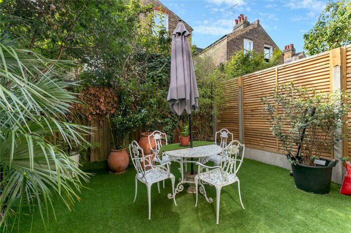 1 Bedroom Apartment To Rent In Broomwood Road, London, SW11