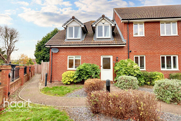 2 Bedroom End Of Terrace House For Sale In Chiltern Close, Chelmsford, CM1