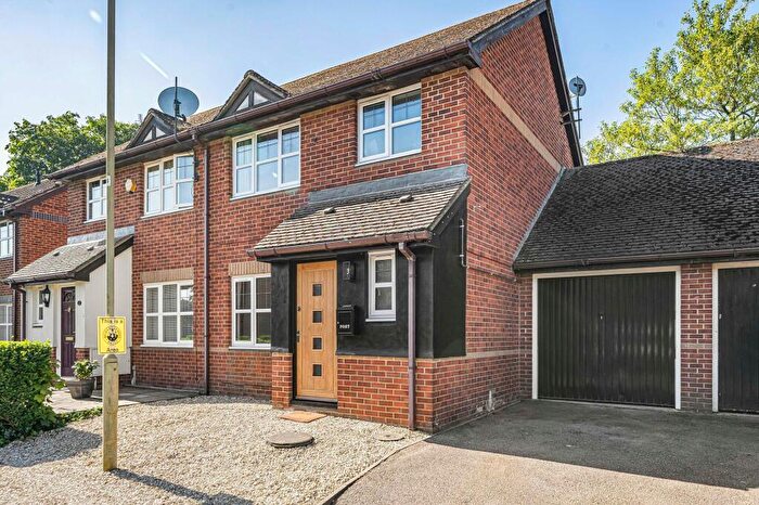 3 Bedroom Property For Sale In Fairfax Gate, Holton, OX33