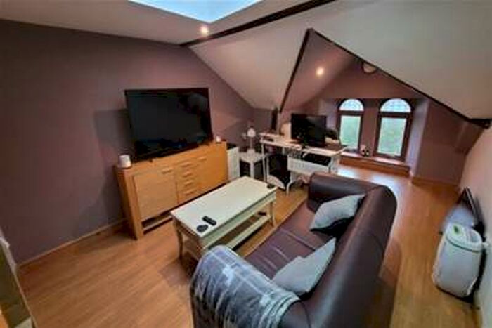 1 Bedroom Flat To Rent In Graig Towers, Llantrisant Road, Pontypridd, CF37