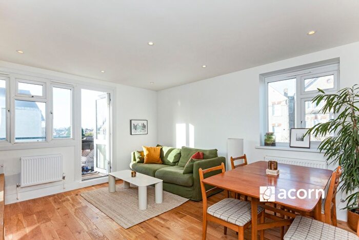 2 Bedroom Flat To Rent In Essex Grove, London, SE19