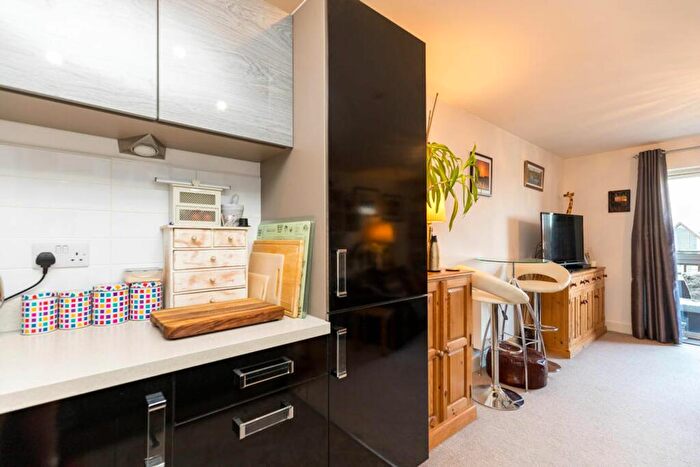 1 Bedroom Flat For Sale In Atlas Way, Oakgrove, MK10