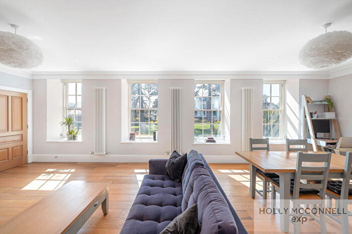 2 Bedroom Duplex For Sale In Hampton Grange, Bromley, BR1