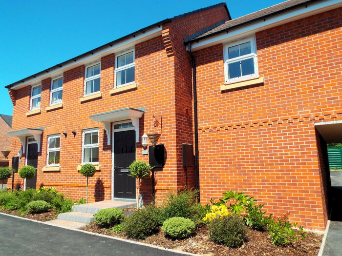 2 Bedroom House To Rent In Whetstone Street, Redditch, B98