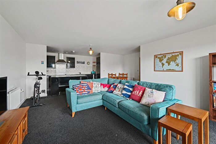 3 Bedroom Apartment For Sale In Ernest Websdale House, Barking, IG11