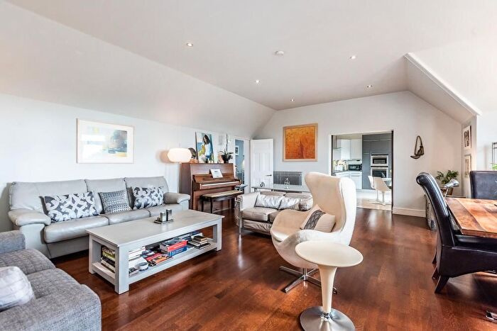 2 Bedroom Flat To Rent In Gloucester Place, Marylebone, London, W1U