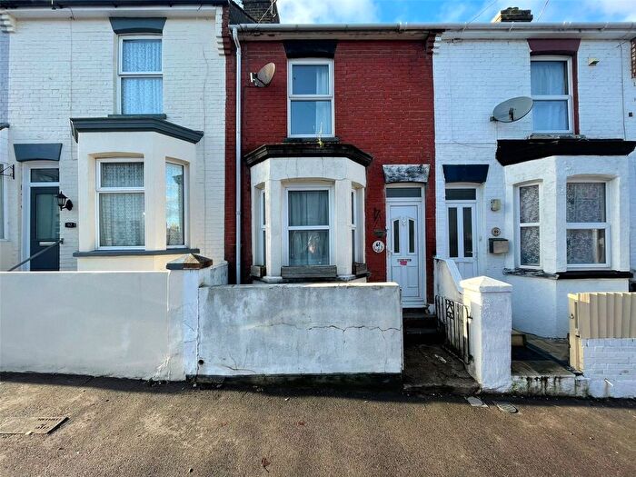 3 Bedroom Terraced House For Sale In Baden Road, Gillingham, Kent, ME7