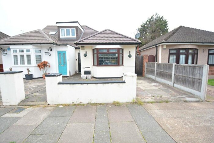 2 Bedroom Bungalow To Rent In Rainham, Essex, RM13