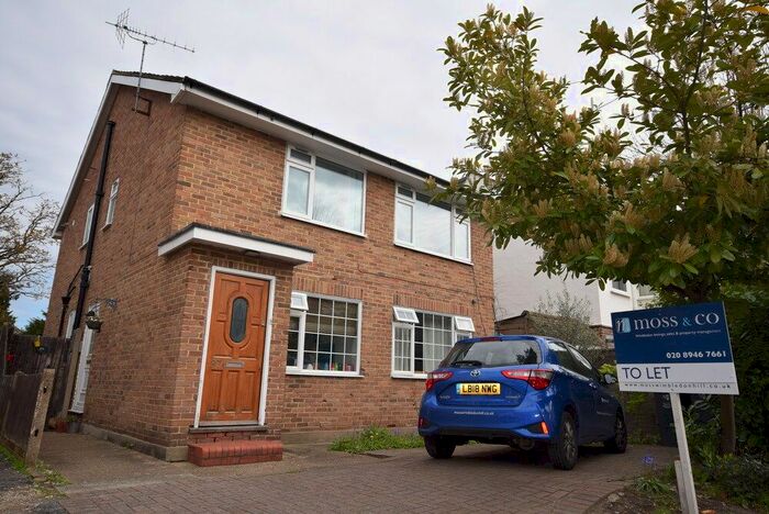 2 Bedroom Flat To Rent In Acacia Grove, New Malden, KT3