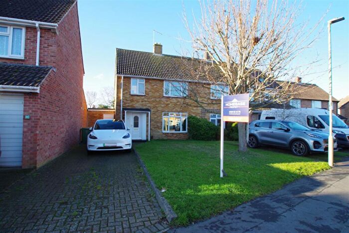 3 Bedroom Semi-Detached House For Sale In Norries Drive, Wallingford, OX10